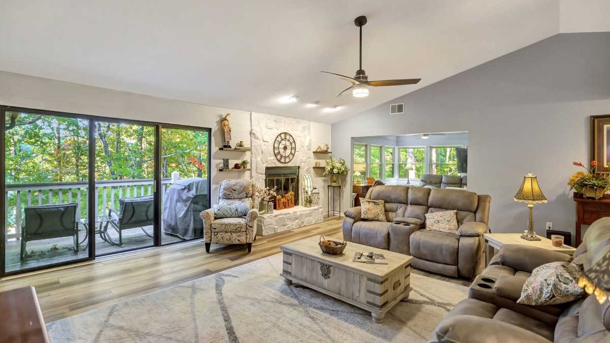 Salem Villa | Marina Village 132 in Keowee Key