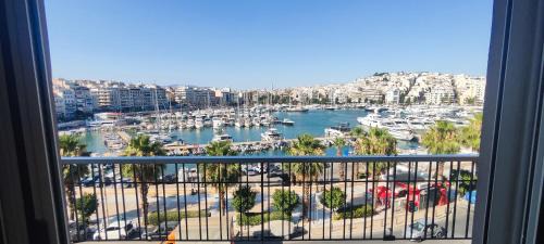 Pasalimani Apartment | Marina Zeas Apartment for Big Group