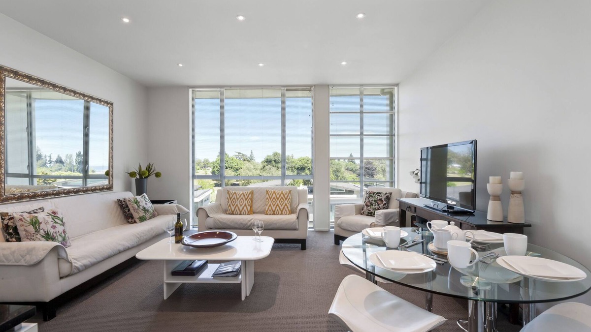 Taupo Cottage | Marinaside Villa - Taupo Holiday Apartment