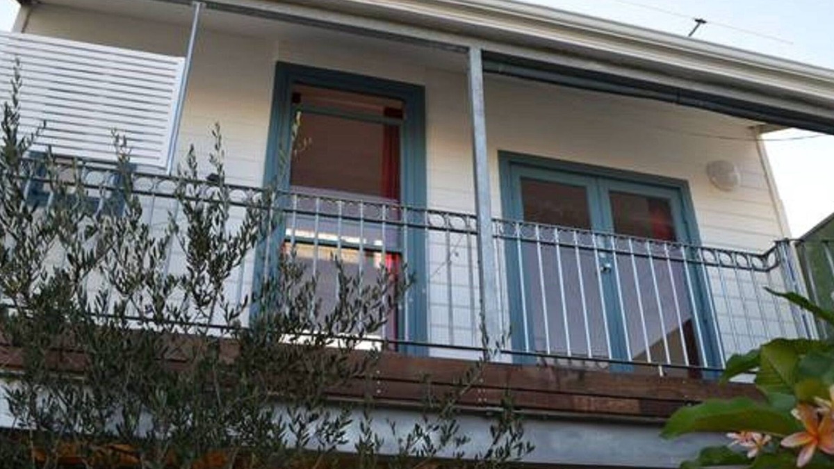 South Fremantle Apartment | Marine Beach Studio with sea views - Spring sale $155 a night! (SAVE 10%)