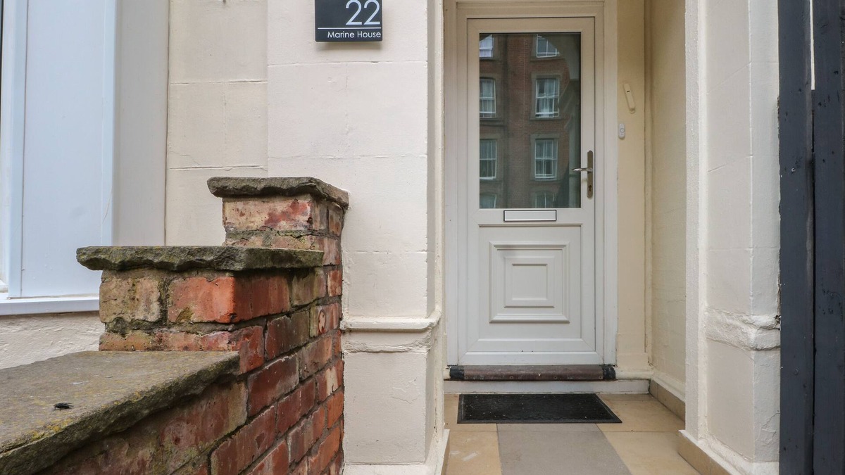 Southport House | MARINE HOUSE, pet friendly, character holiday cottage in Southport