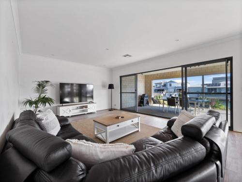 Dudley Park House | Mariners Cove Luxury Canal Home
