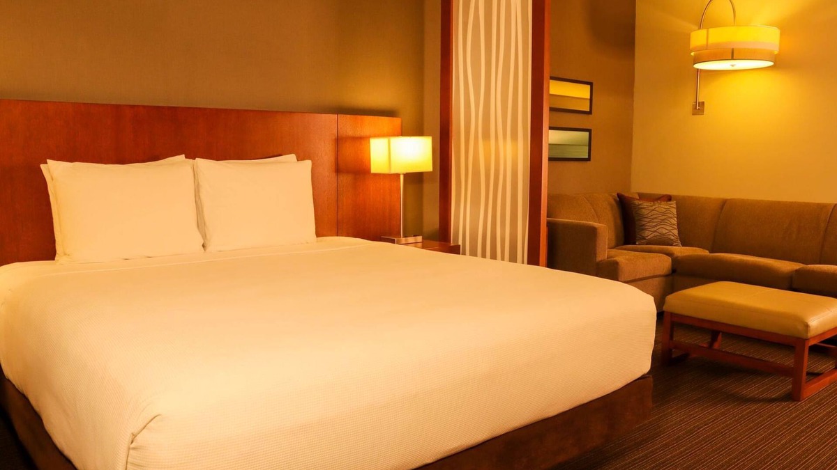 Obarrio Hotel | Marinn Place | Deluxe King | Spacious King Bed + Sofa + Prime Location