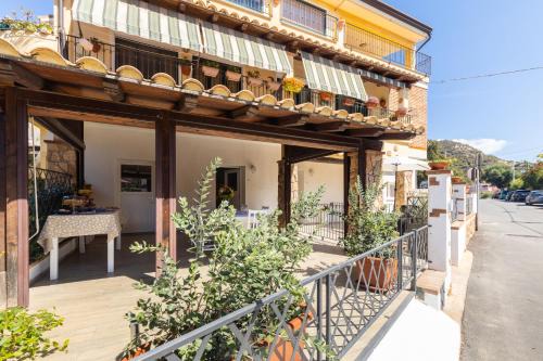Santa Maria Navarrese Bed & Breakfast | Mariposa Rooms