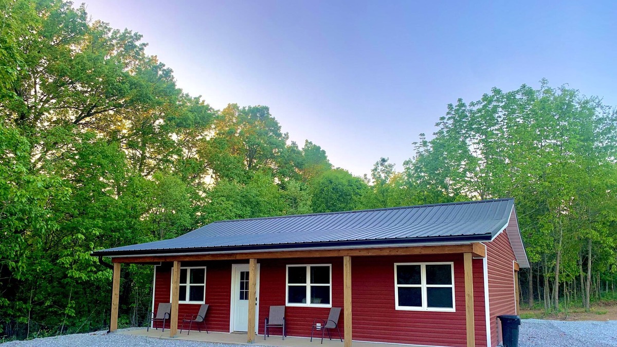 Stoutsville Cabin | Mark Twain Lake Cabin - Fishing Boating and Hunting