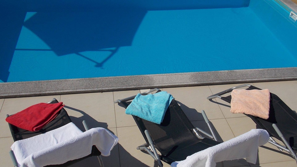 Banjol Apartment | Markle - Swimming Pool and Sunbeds - A1