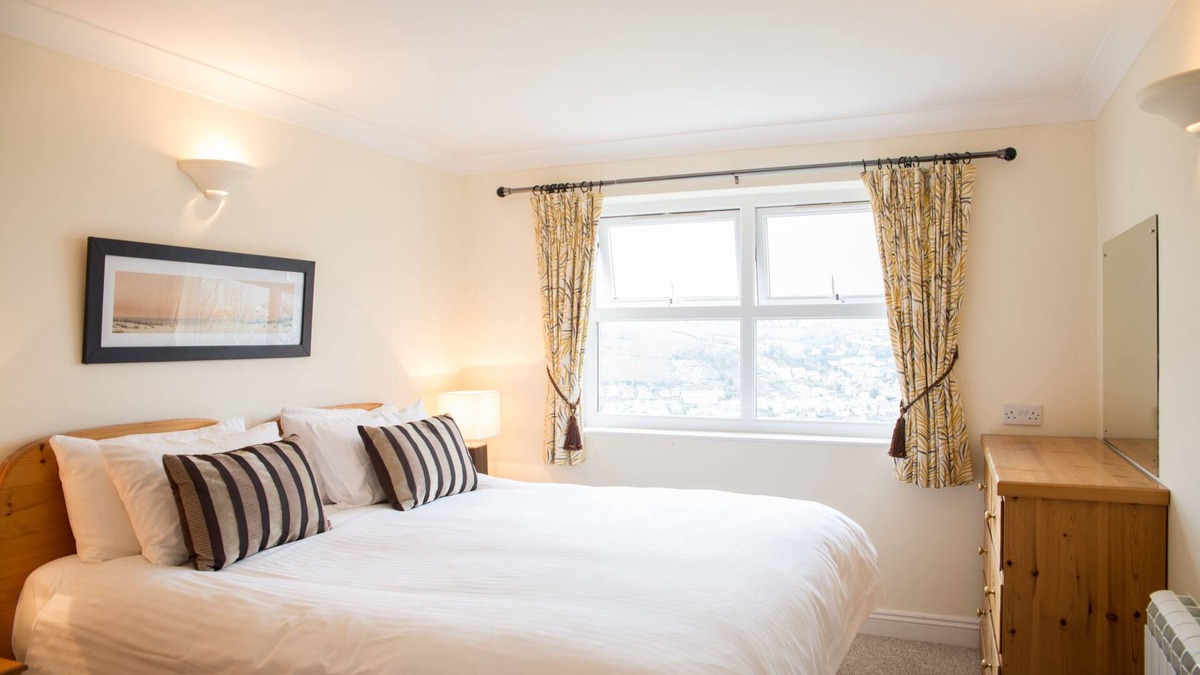 Dartmouth Apartment | Marlborough Apartment-Premium-River view-2 Bed