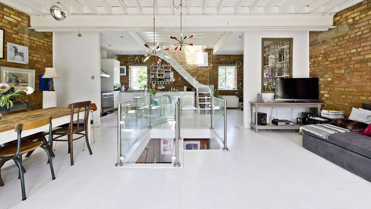 Junction Apartment | Marlborough Yard, by Veeve