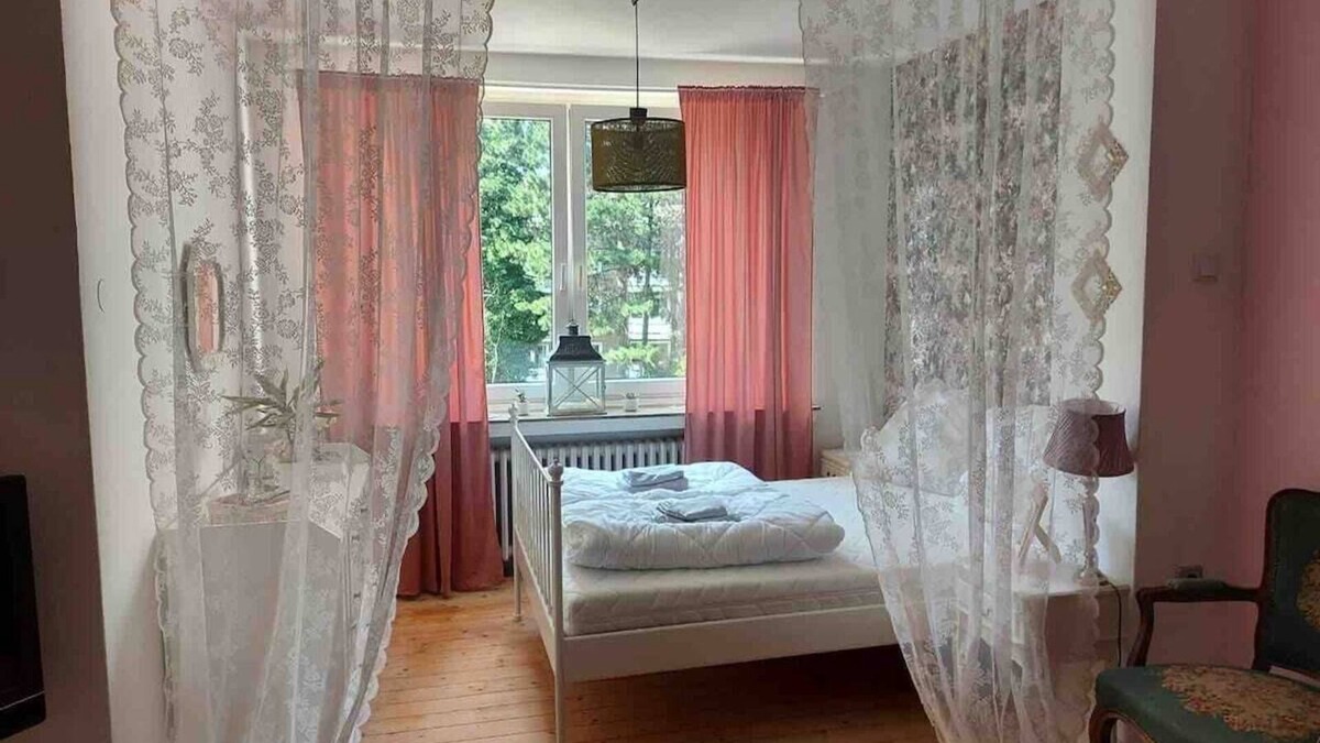 Duissern Apartment | Marleen - Welcome Back to the 50`s WG Room HBF