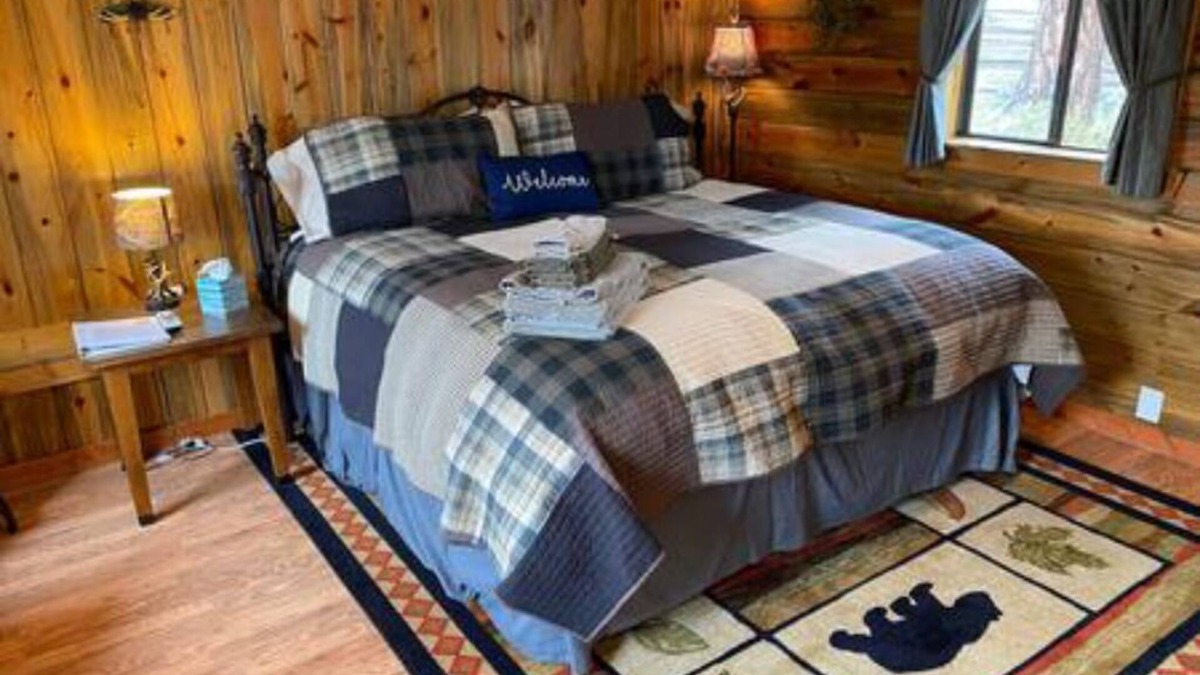 Red Feather Lakes Cabin | Marr's Mountain Cabins - Cabin 6