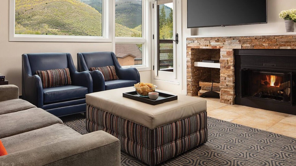 Highland Meadows Resort | Marriott's StreamSide Douglas in Vail located near world's premier ski slopes.