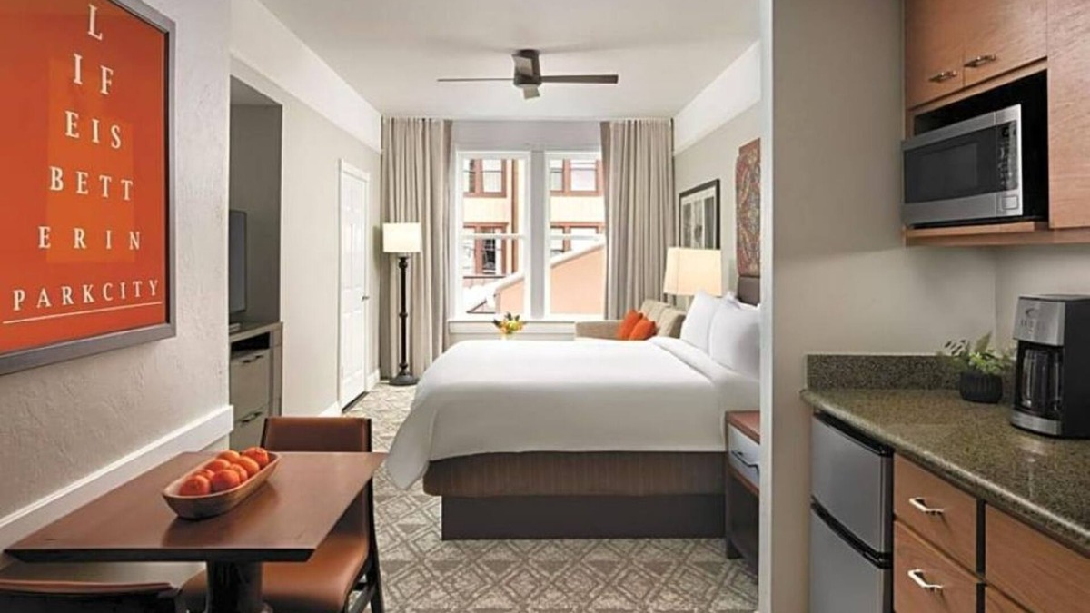 Deer Valley Hotel | Marriott's Summit Watch, steps to town ski lift. Studio, sleeps 4, 1 Bath