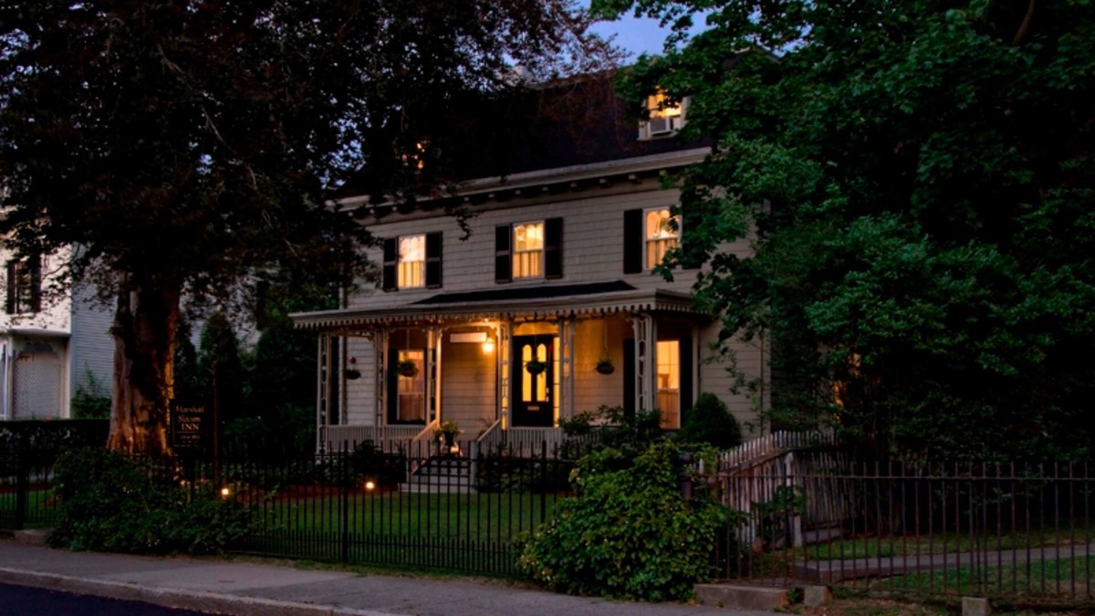 Top of the Hill Bed & Breakfast | Marshall Slocum Inn