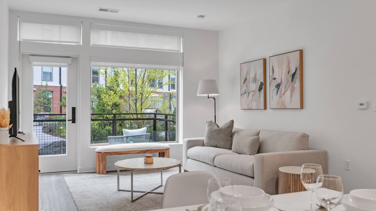 McLean Apartment | Marshmallow Light Oak 2BR 2BTH Tysons w Amenities