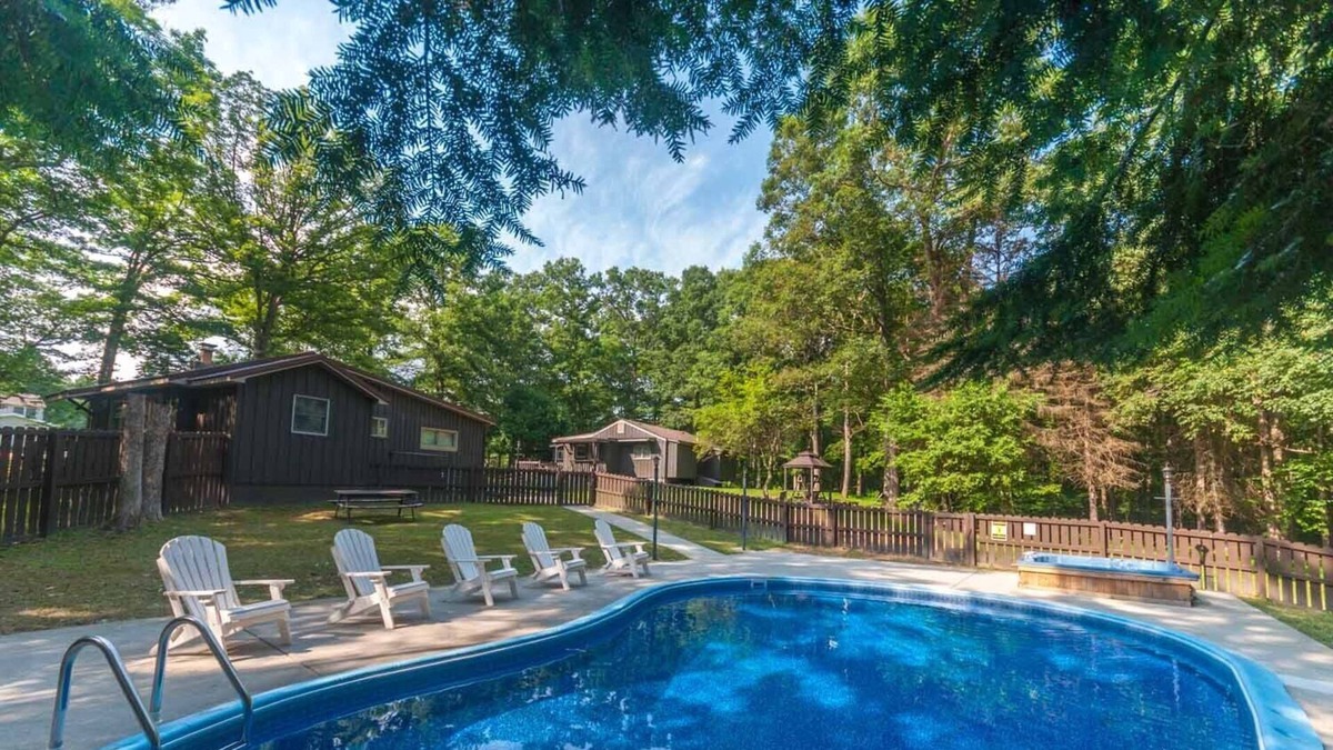 Ohiopyle House | Martha's Retreat | 5BR, 3BA, Pool, Hot Tub, close to Ohiopyle