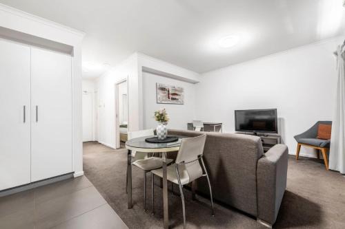 Greenway Apartment | Marvellous 1 Bedroom Apartment