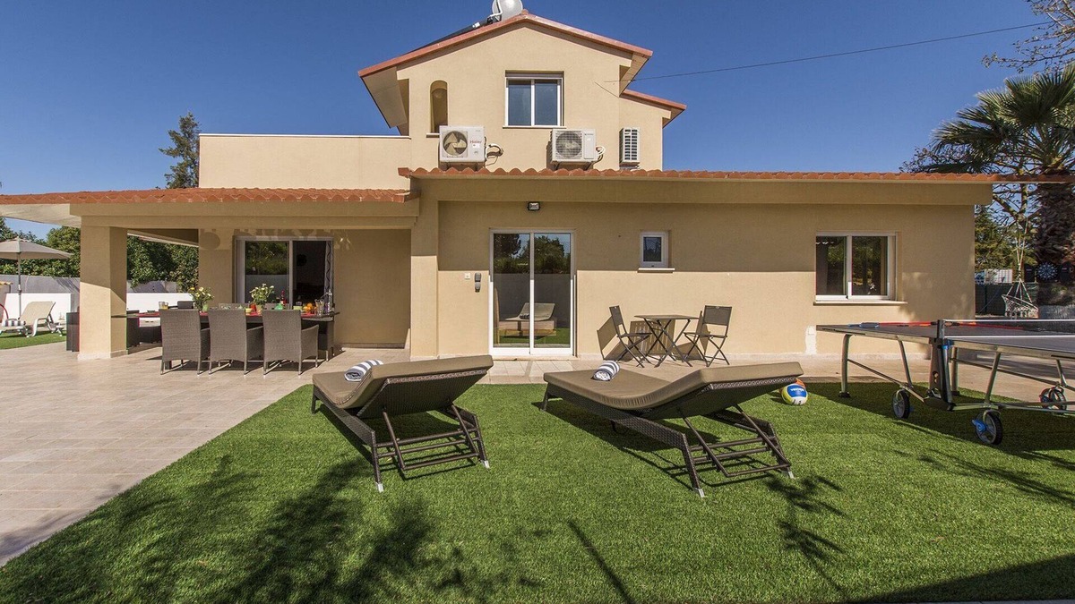 Estombar Villa | Marvellous Carvoeiro Villa | Quinta da Saudade | Private Pool | Table Tennis
