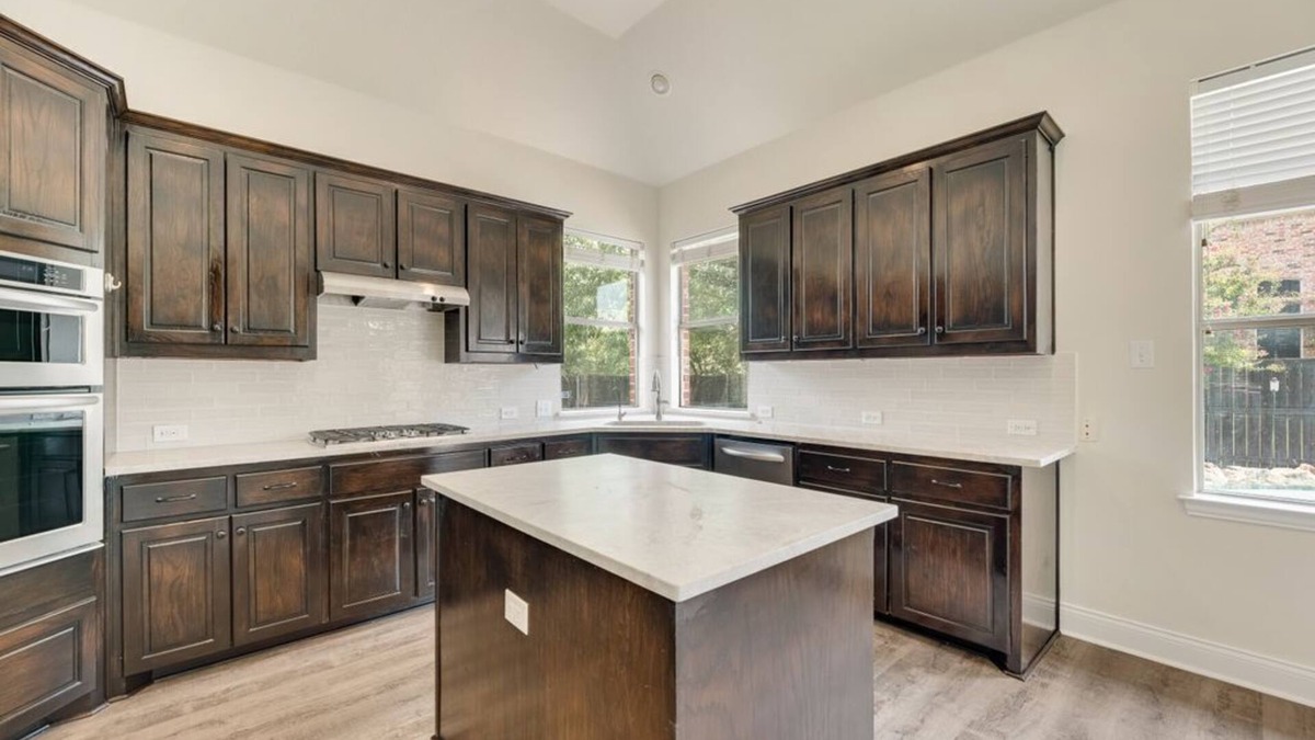 Allen House | Marvelous 4-bedroom house with Large backyard and pool/SPA
