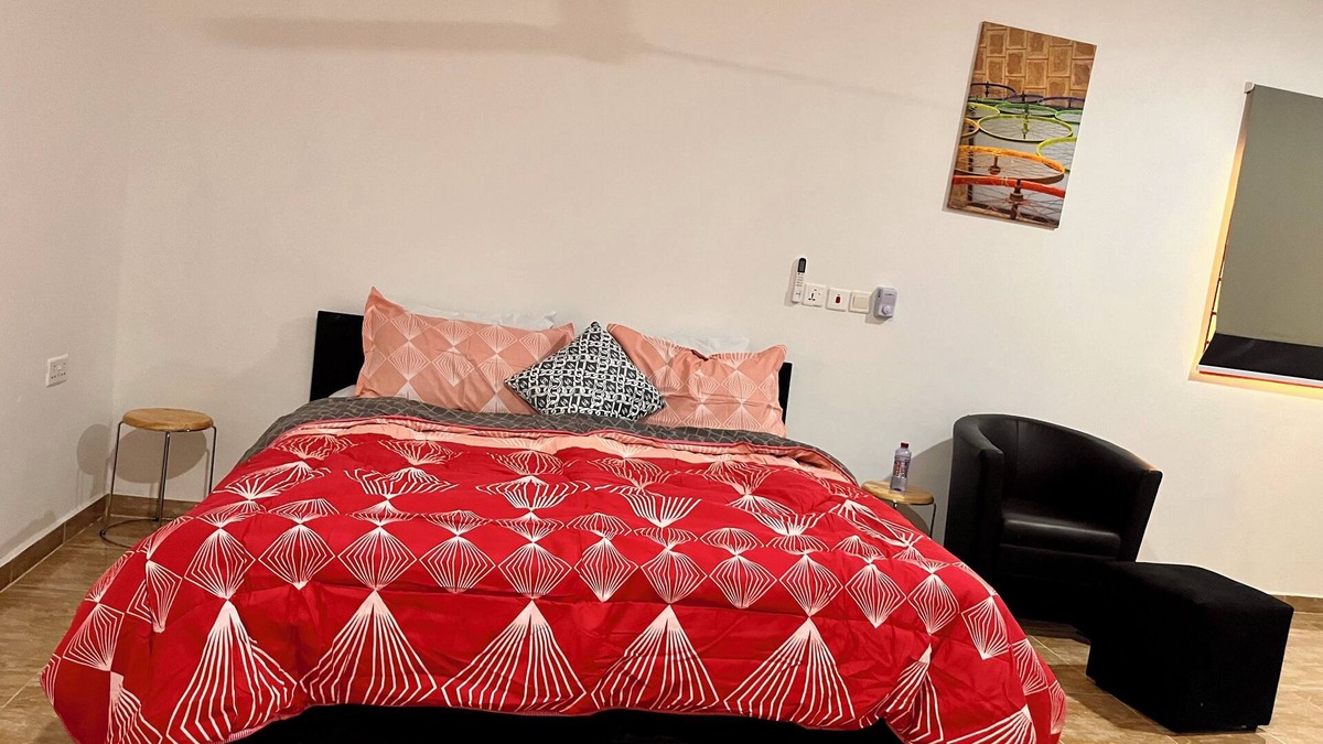 Eastern Region Apartment | Marvelous apartment with AC in vibrant Somanya
