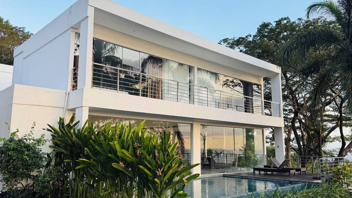 Senggigi Villa | Marvelous villa with bautifull sunset view in lombok