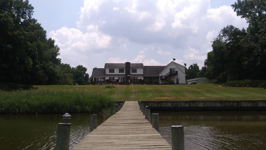 Secretary Bed & Breakfast | Marvels on the creek