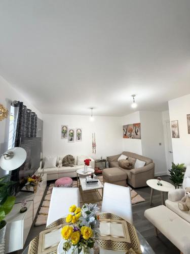 Woolwich Riverside Apartment | Mary Apartment
