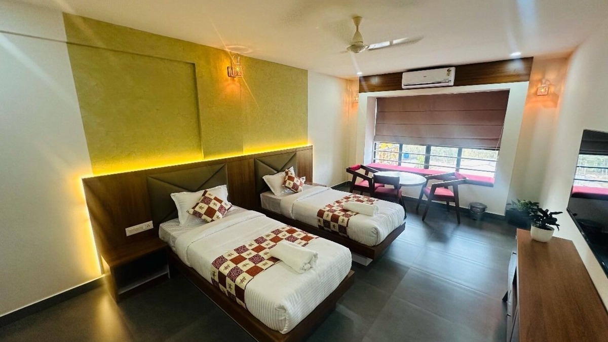 Meenangadi Hotel | Maryland Residency
