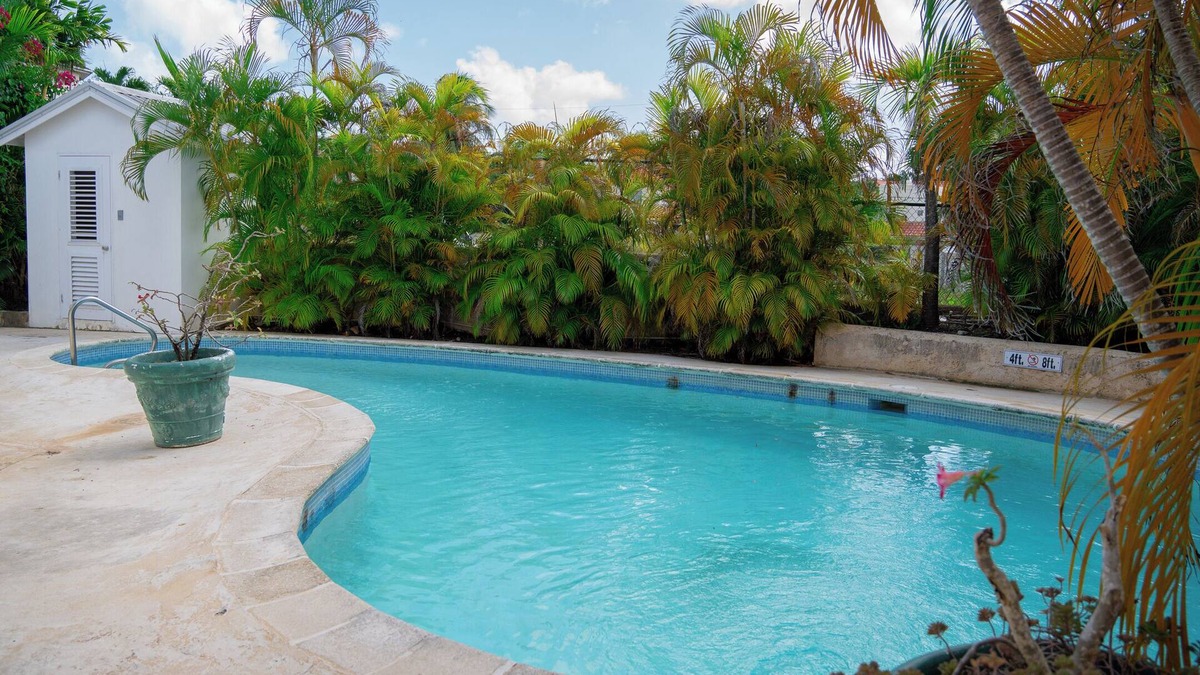 Paynes Bay Villa | Marzalea 2 bd Villa by Zenbreak