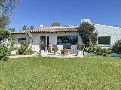 Saintes-Maries-de-la-Mer House | Mas authentique pour 8 personnes, piscine et jardin fleuri - FR-1-475-229