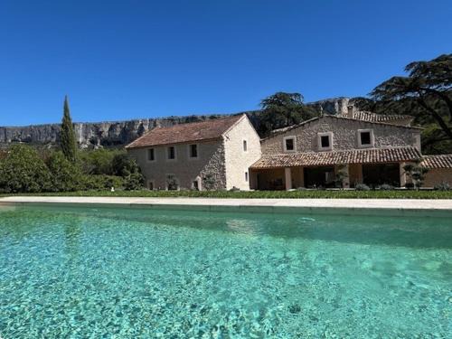 Lioux Bed & Breakfast | MAS aux CEDRES