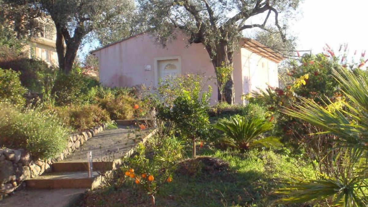Biot House | Mas de la Galinette "Pivoine" (Peony)