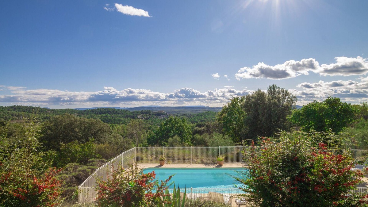 La Verdiere Villa | Mas de Rabasse, holidayhome with private pool and panoramic view on the Provence in La Verdière