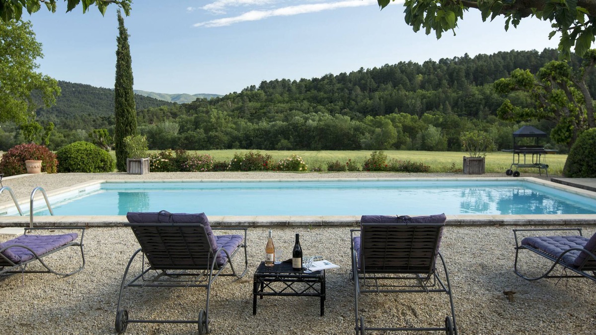 Rustrel Other | Mas du Grand Saint Julien between vines and lavender