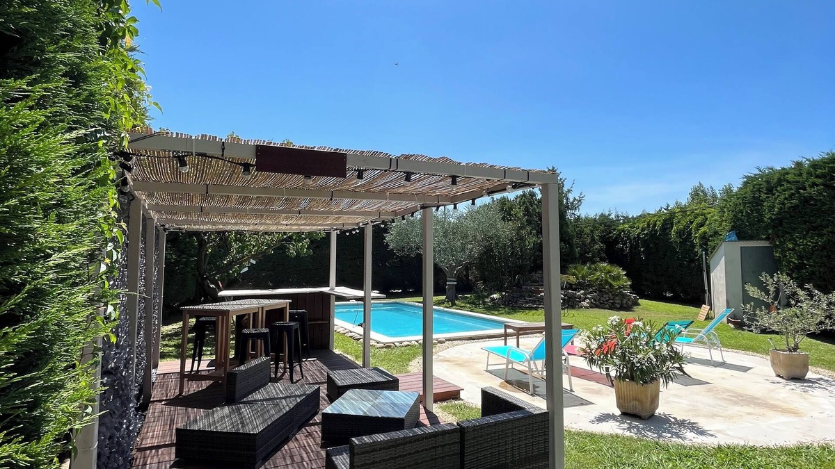 Chateaurenard Other | Mas in the countryside, authentic Provence!