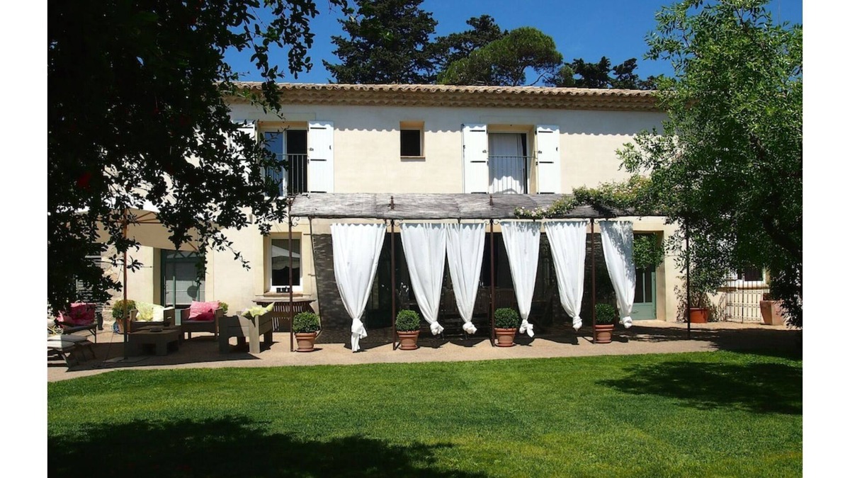 Vic-la-Gardiole House | Mas up to 16 people with swimming pool, quiet 6 km from the sea