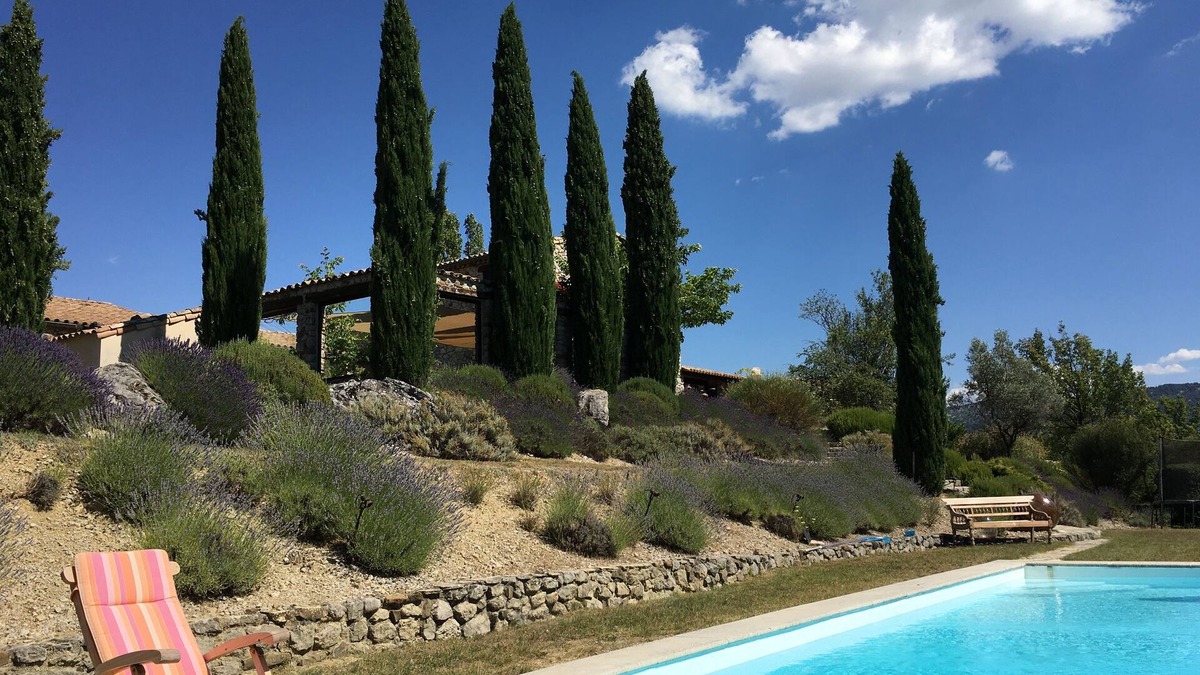Le Poet-Sigillat House | Mas with heated pool & private tennis court sleeps 14