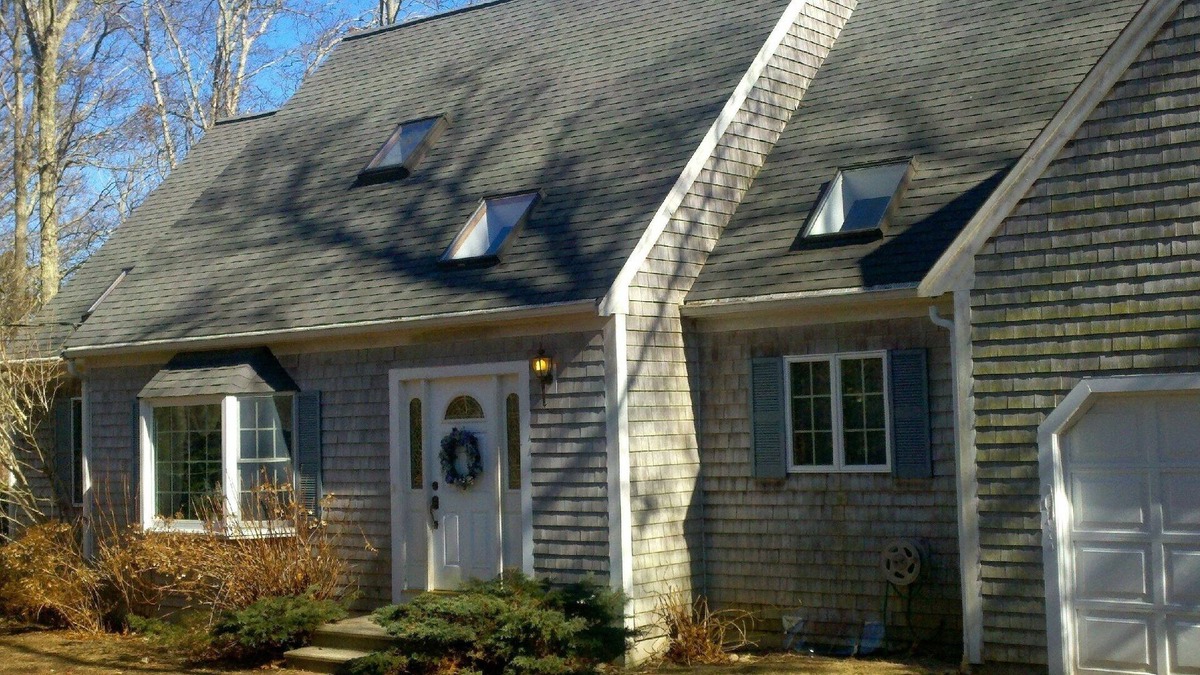 Mashpee House | Mashpee - 4 bedroom 2.5 Bath on John's Pond, Private Beach, Dock and a raft