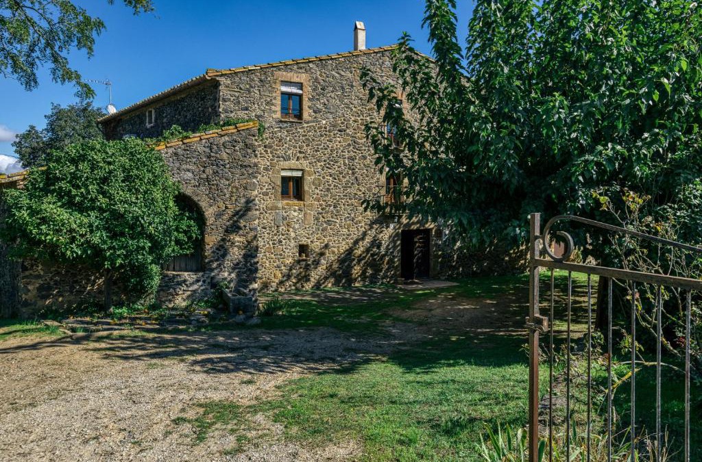 Parlava House | Masia en Rupià con Piscina