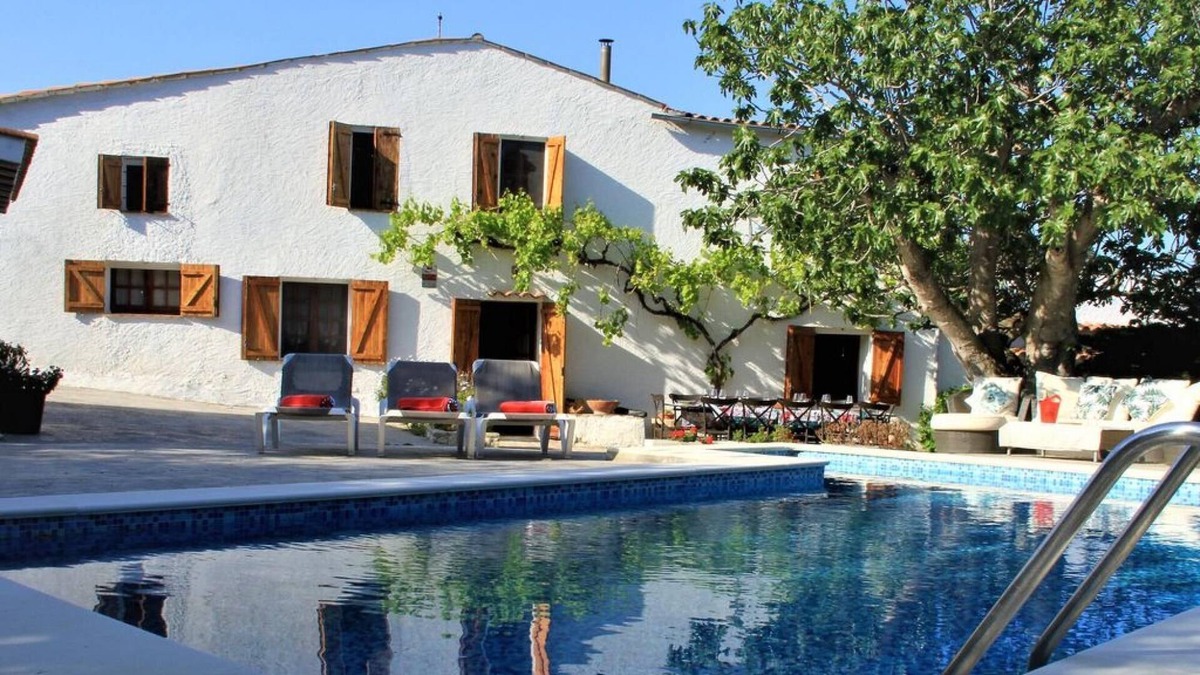 Palafolls House | MASIA CAN MAGAN, IDEAL FOR FAMILIES WITH PRIVATE POOL, BBQ AND PLAYGROUND.