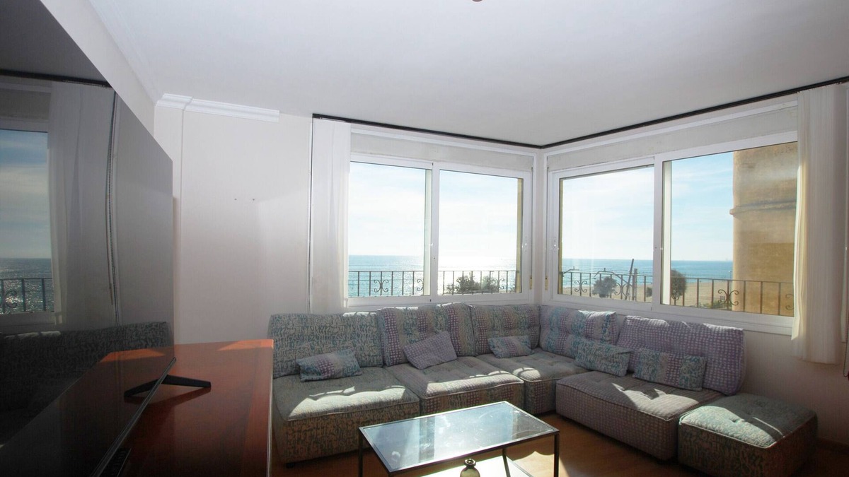 Masnou Apartment | Masnou Chill - Penthouse Terrace in front of the Beach