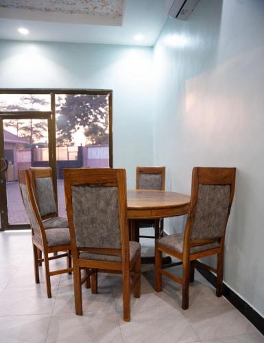 Mabibe Hotel | MASOMZ Lodge