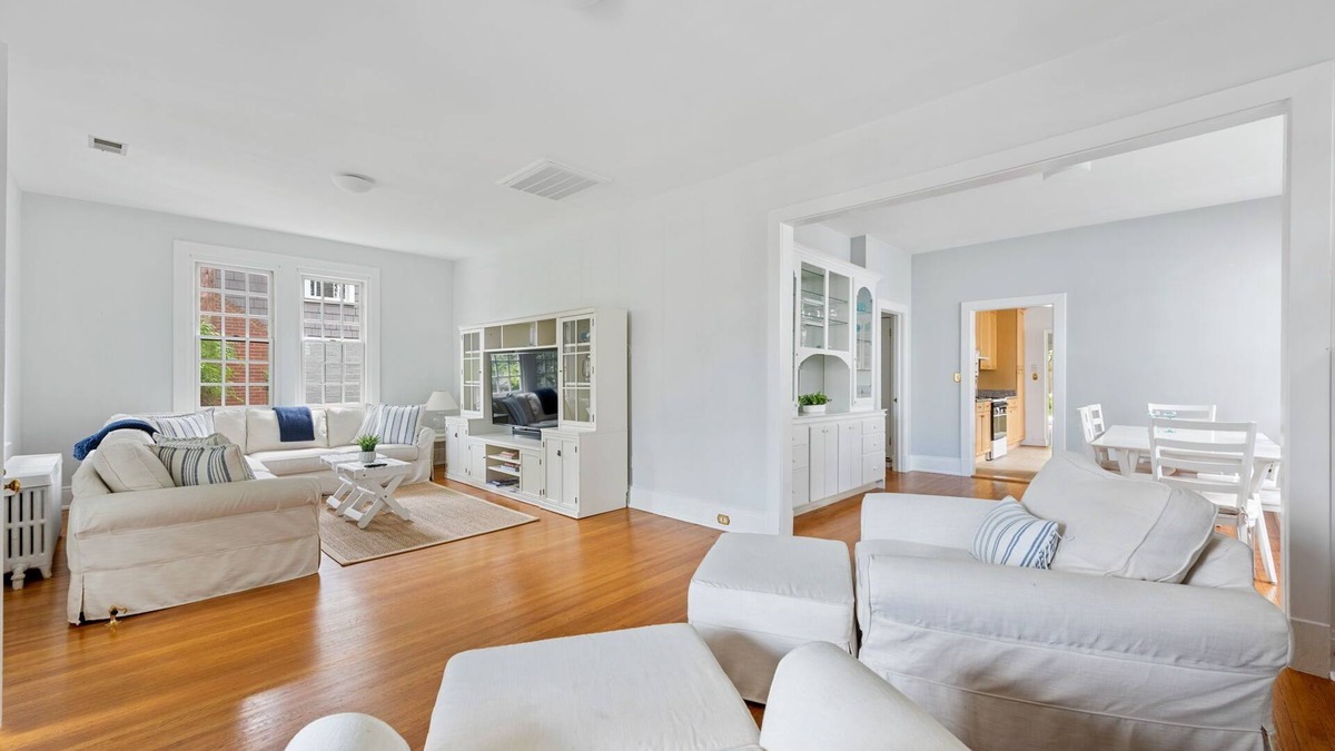 Taylor Run House | Masonic View House- Alexandria City, near Metro & Old Town, Spacious 5 bedroom