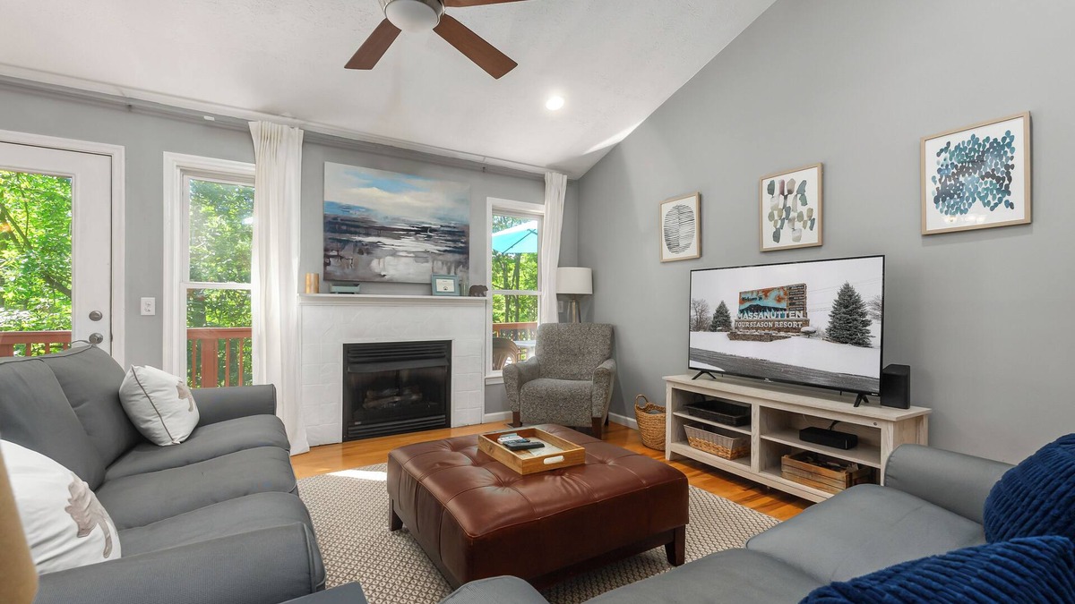 Massanutten Cottage | Massanutten's Charming Blue Bear Cottage - NEW!