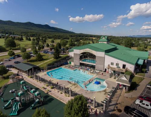 McGaheysville House | Massanuttens Shenandoah Villas by TripForth