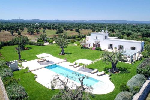 Costa Merlata Villa | Masseria Il Frantoio by Raro Villas