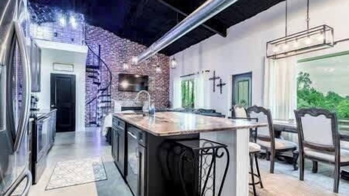 Longview House | Massey Rock Farm Summ