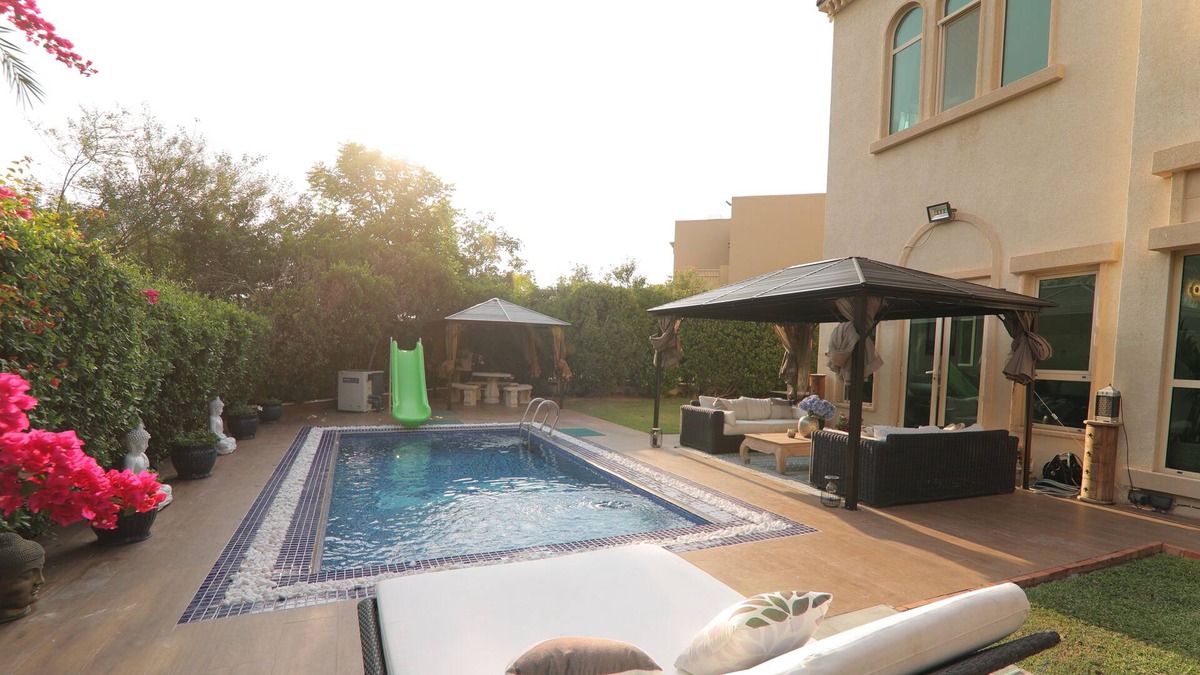 Dubai Villa | Massive 5 Bedroom Luxury Villa Private Pool and 5 Min Drive to Jumeriah Walk