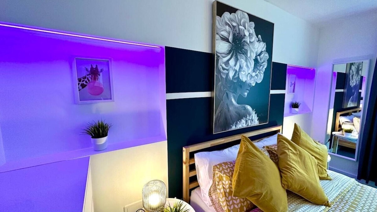 Winton House | Massive New House Sleeps 20+ Accepts Groups