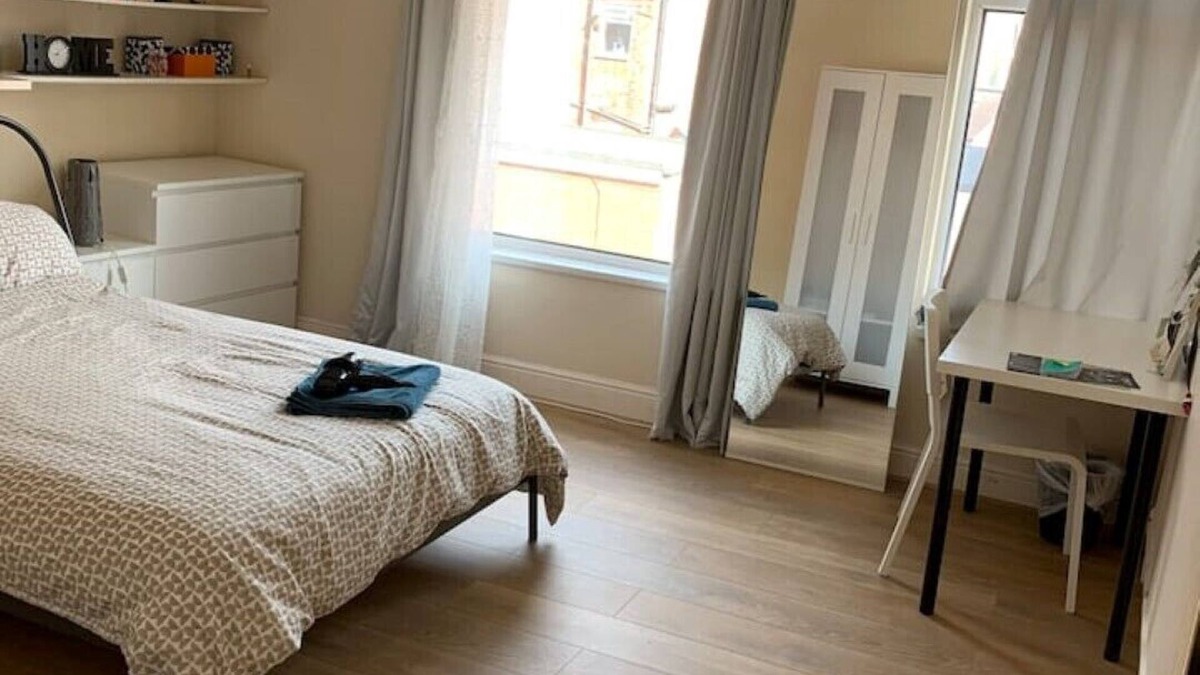 Thorpe Satchville House | MASTER BEDROOM IN ❤️ OF LEICESTER
