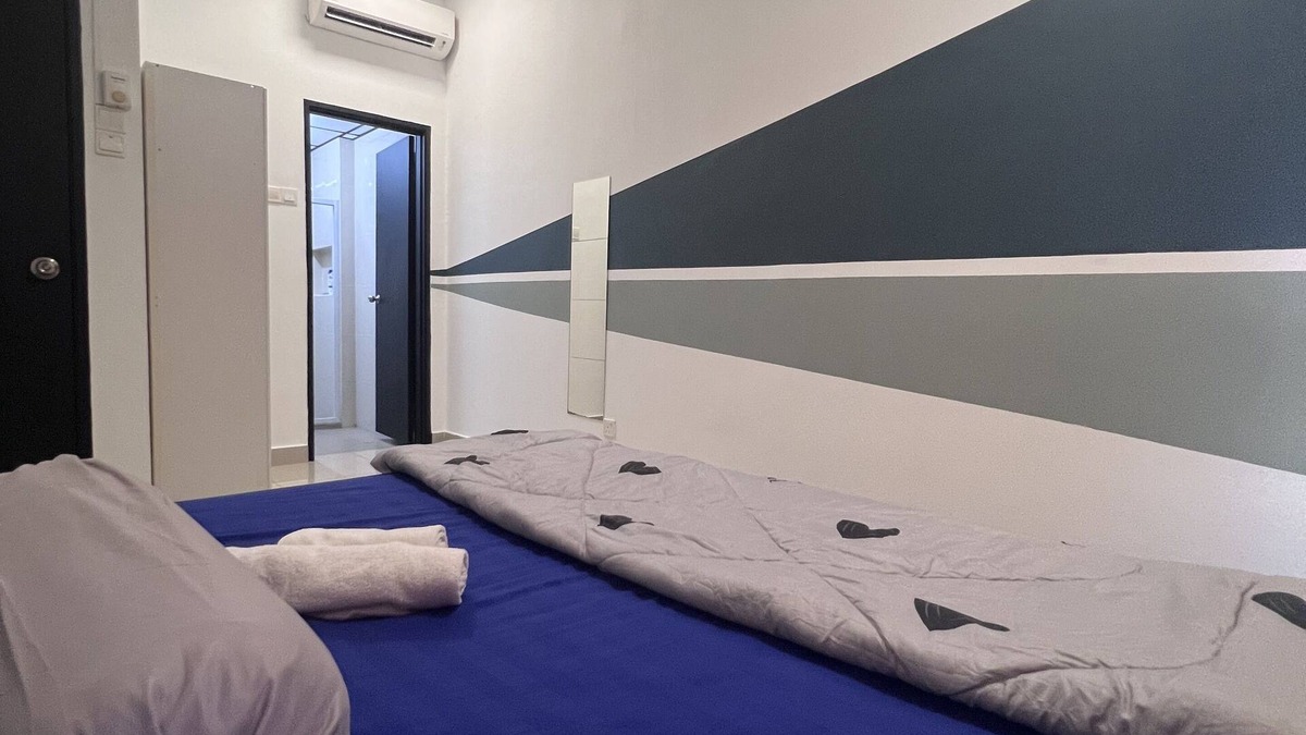 Kuala Lumpur Apartment | Master bedroom with attached bathroom